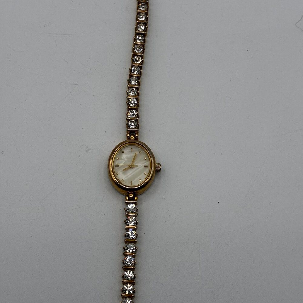 FADA AV001 Gold Tone Base Metal Women's Quartz Wristwatch with Crystal Bracelet